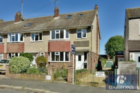Click the photo for more details of Cromwell Avenue, Cheshunt